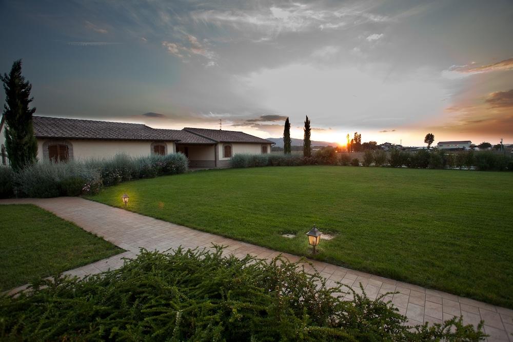 Agriturismo Le Rondini Di Francesco Di Assisi Cannara Extérieur photo