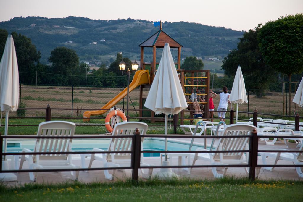 Agriturismo Le Rondini Di Francesco Di Assisi Cannara Extérieur photo
